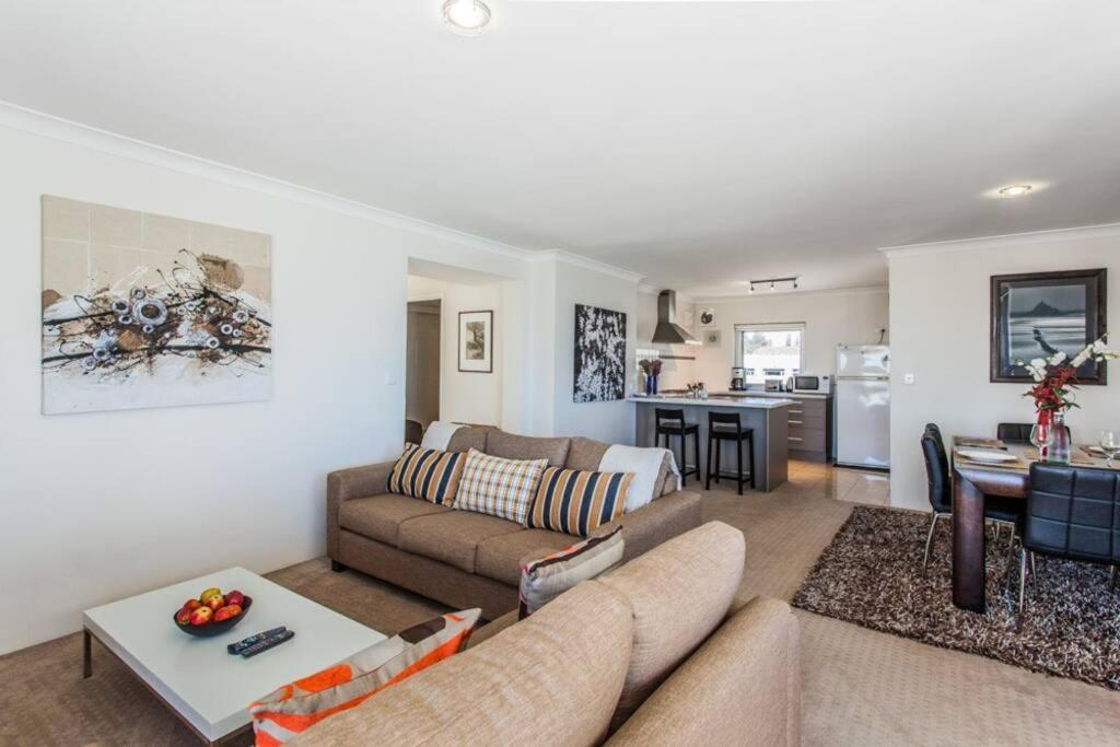 Beach View Apartment In Cottesloe Περθ Εξωτερικό φωτογραφία